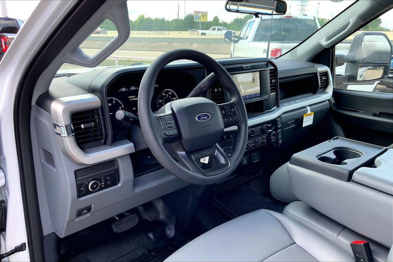 New 2026 Ford F250 XL w/ FX4 Off-Road Package AWD/4WD image 9