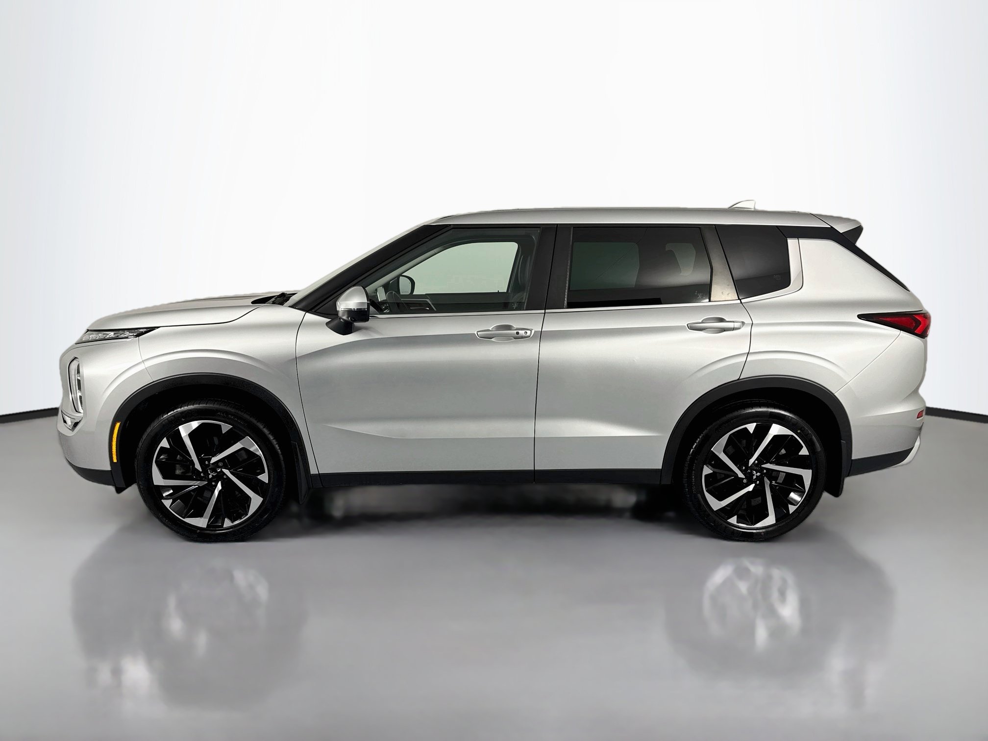 Used 2022 Mitsubishi Outlander SEL Black Edition FWD image 8