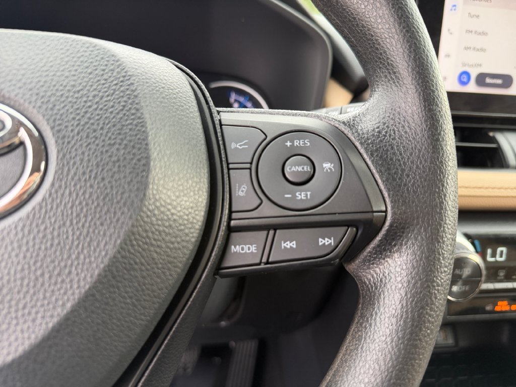 Used 2025 Toyota RAV4 XLE AWD/4WD image 20