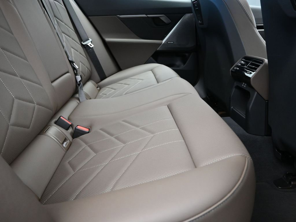 Certified 2025 BMW 530i xDrive image 22