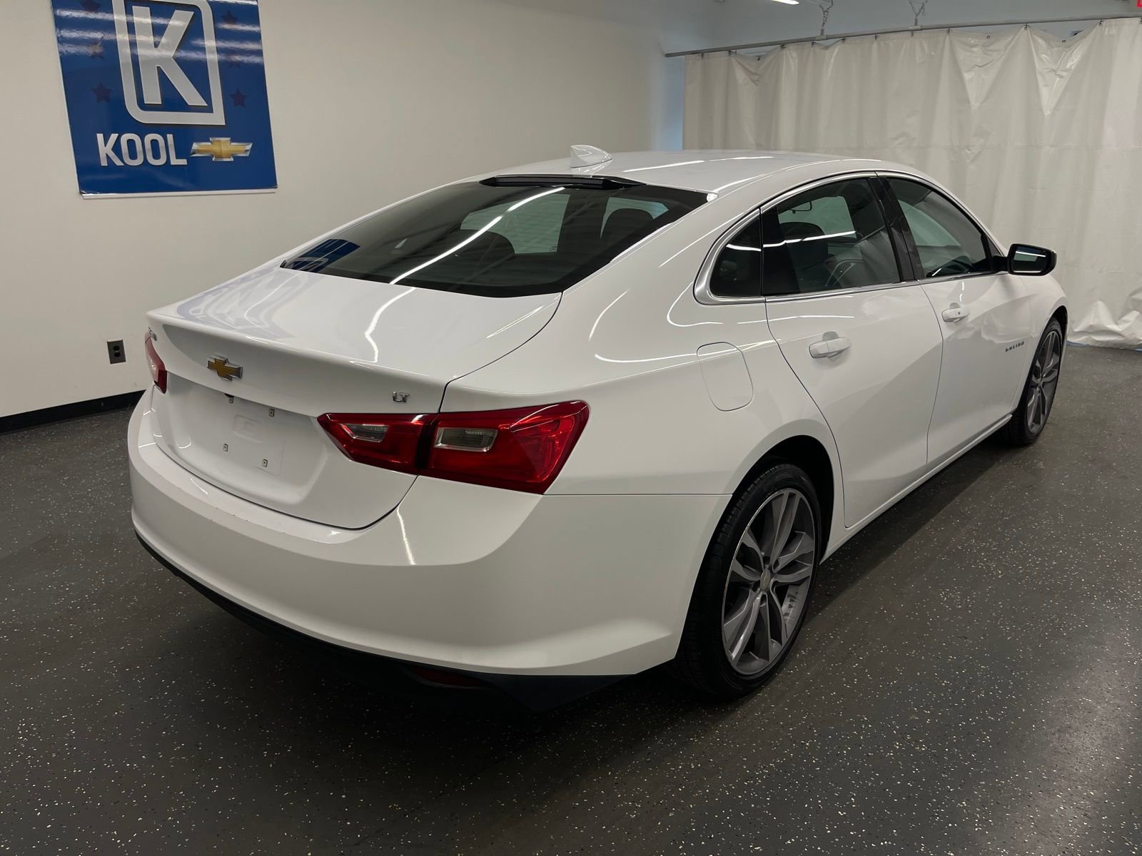 Used 2023 Chevrolet Malibu LT image 2