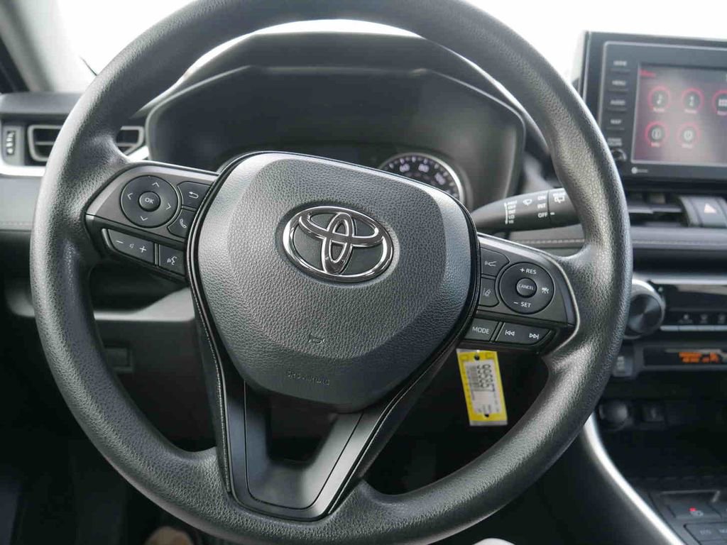 Used 2022 Toyota RAV4 LE image 35