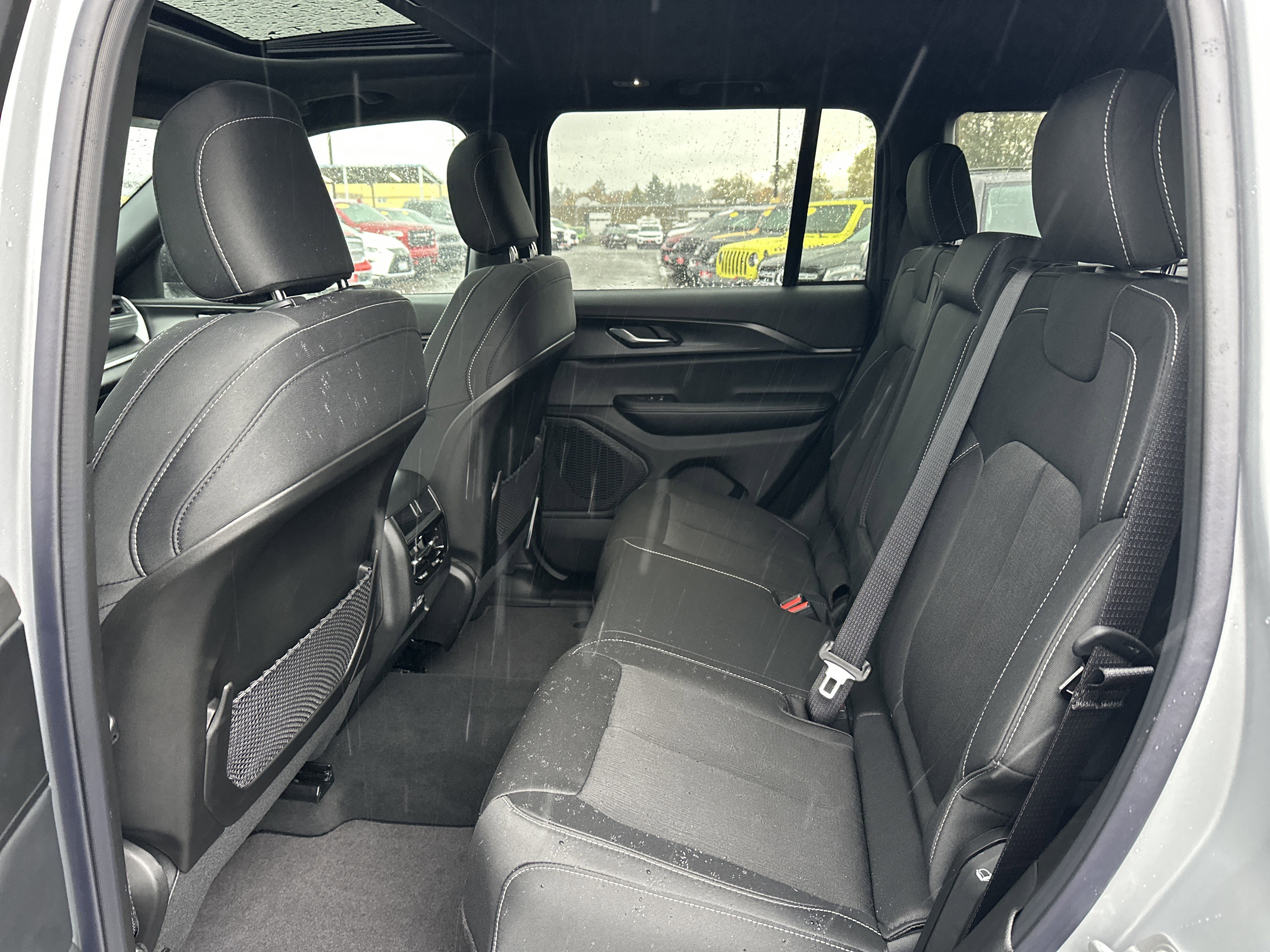 New 2025 Jeep Grand Cherokee Laredo X w/ Luxury Tech Group I image 11