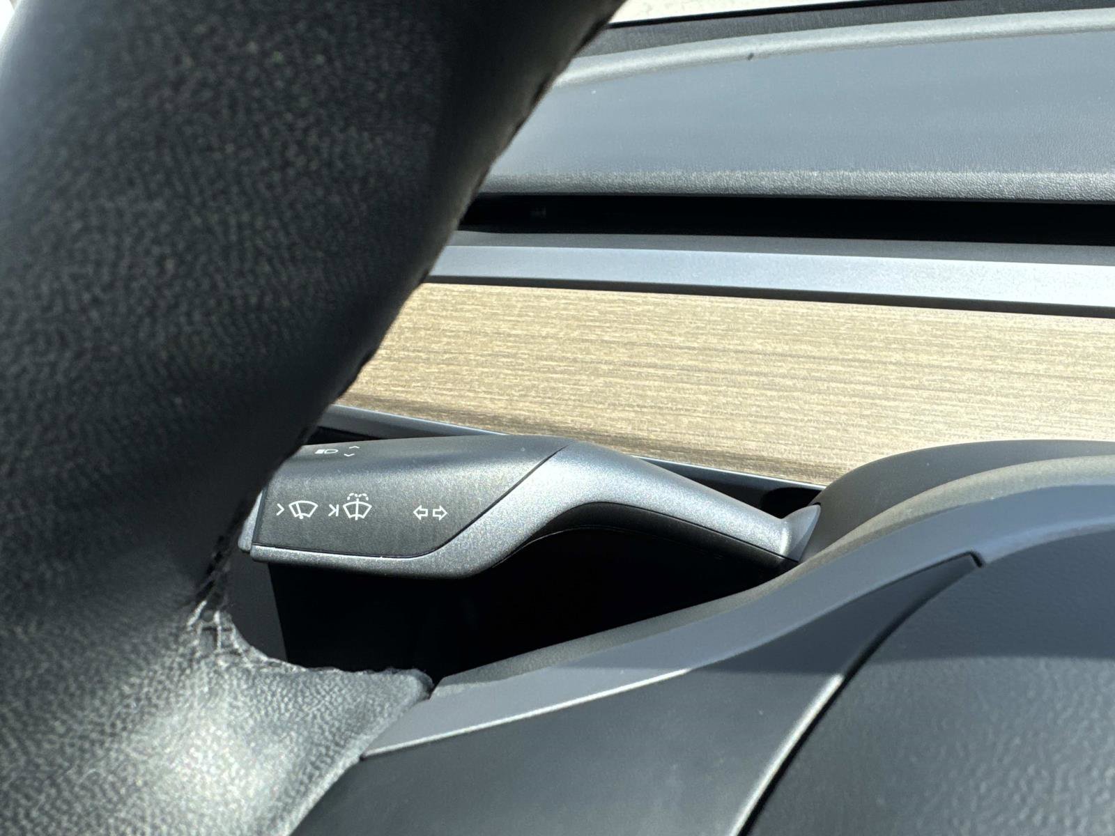 Used 2021 Tesla Model 3 Standard Range Plus image 19