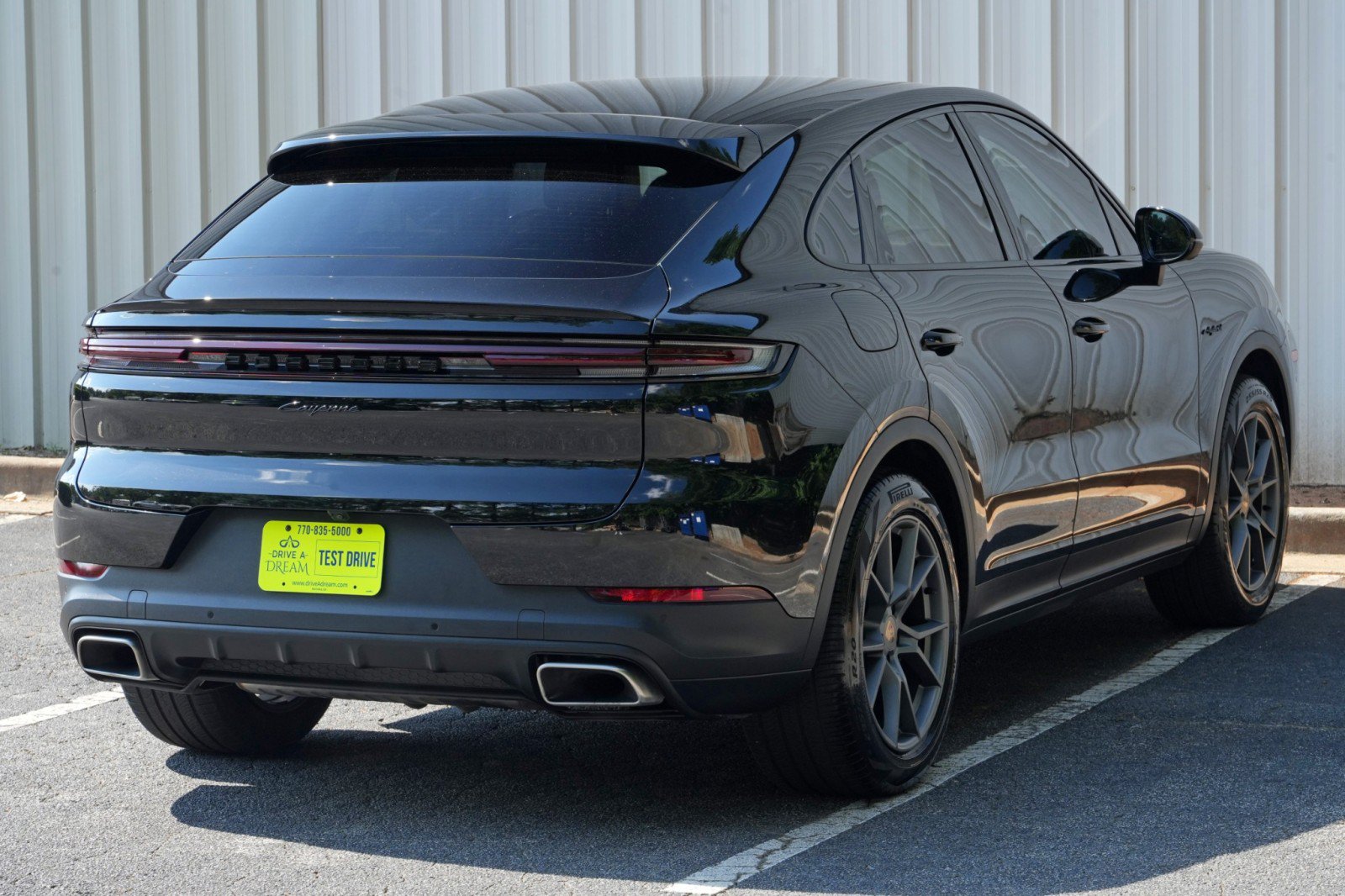 Used 2024 Porsche Cayenne Coupe AWD/4WD image 57