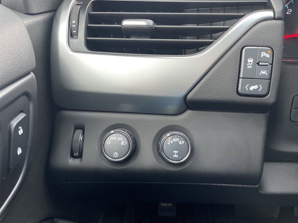 Used 2019 Chevrolet Suburban LT AWD/4WD image 26