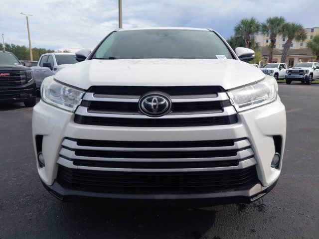 Used 2019 Toyota Highlander XLE FWD image 13