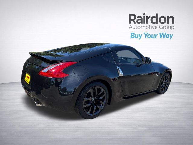 Used 2017 Nissan 370Z Coupe RWD image 7