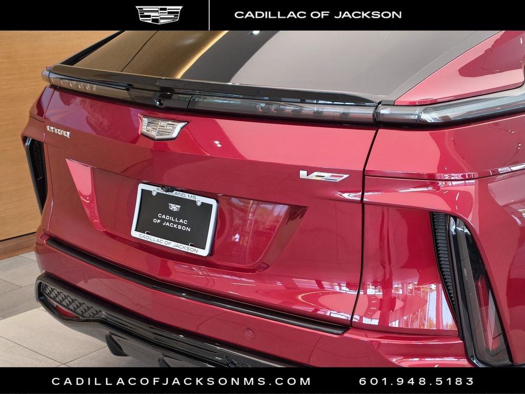 New 2027 Cadillac Lyriq V Premium w/ LPO, Floor Liner Package AWD/4WD image 4