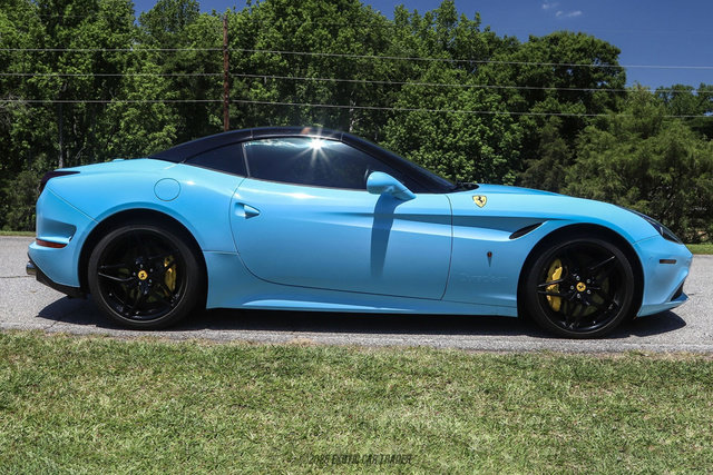 Used 2015 Ferrari California T RWD image 15