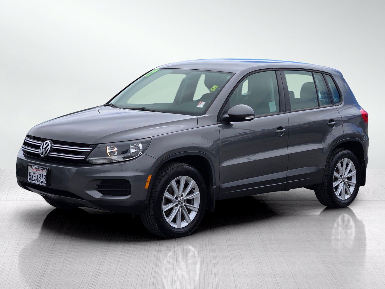 Used 2017 Volkswagen Tiguan Limited w/ Alloy Wheels Package AWD/4WD image 8