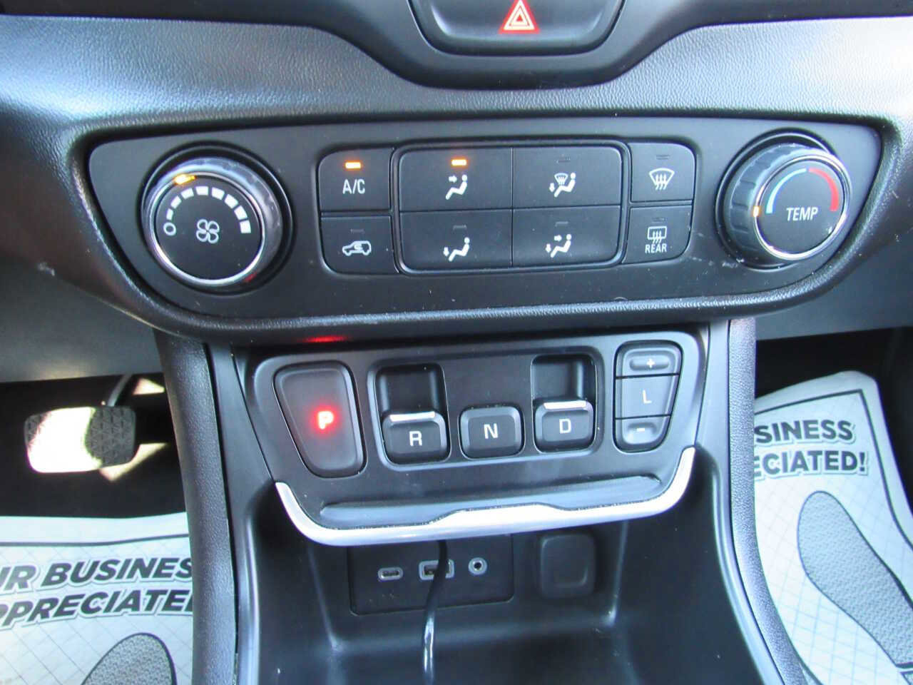 Used 2020 GMC Terrain SLE image 20