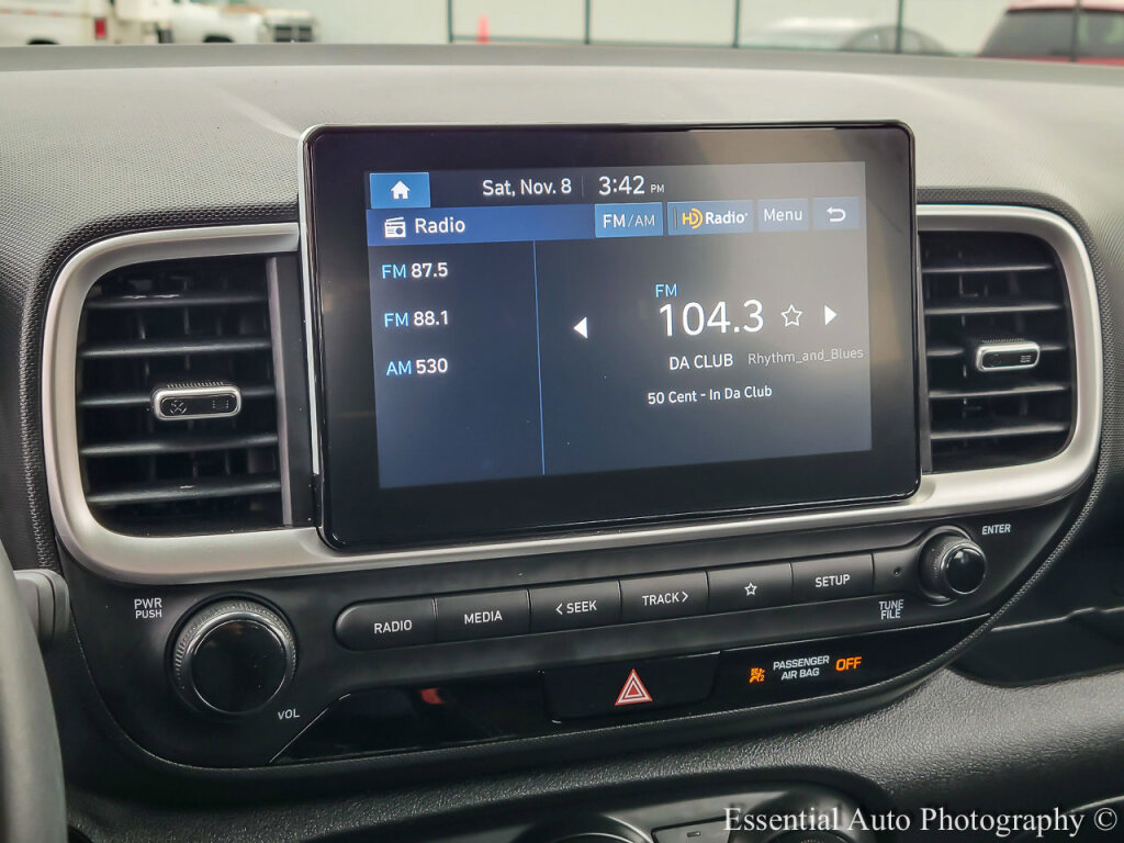 Used 2024 Hyundai Venue SEL image 22