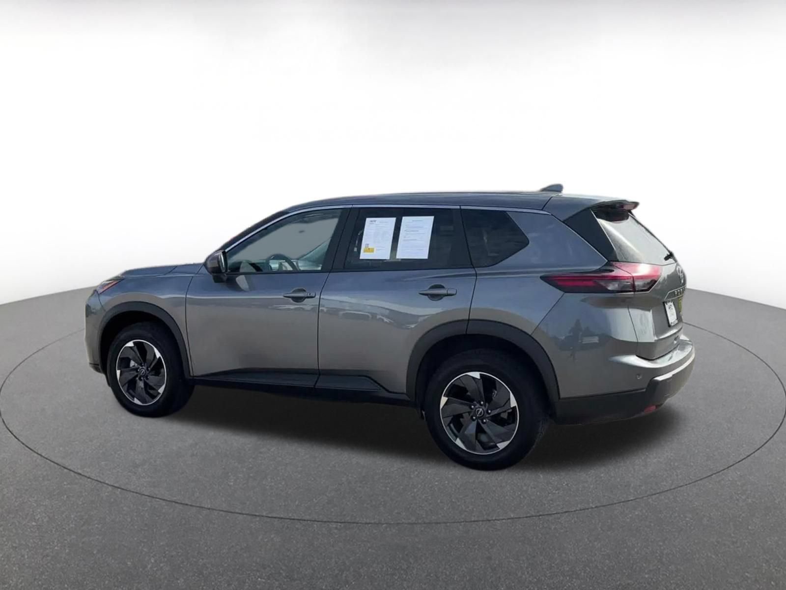 Used 2025 Nissan Rogue SV AWD/4WD image 8