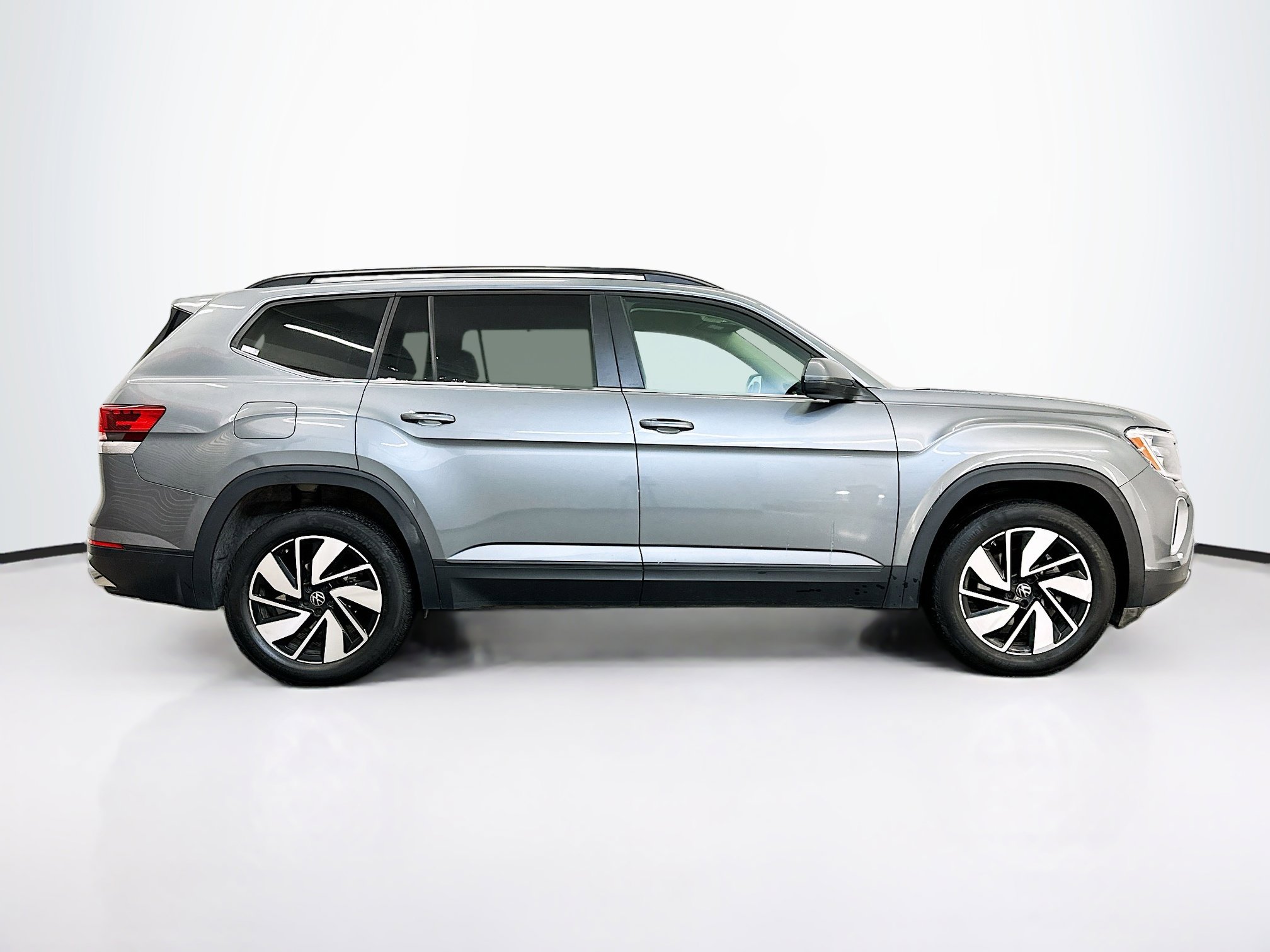 Used 2024 Volkswagen Atlas SE image 10
