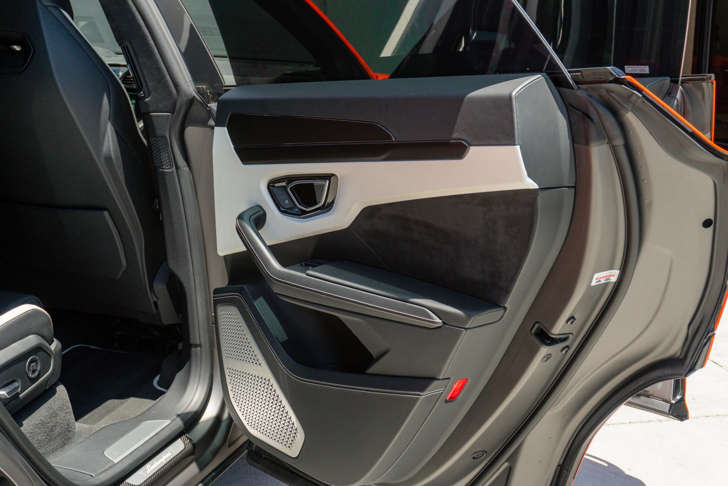 Used 2023 Lamborghini Urus S AWD/4WD image 58