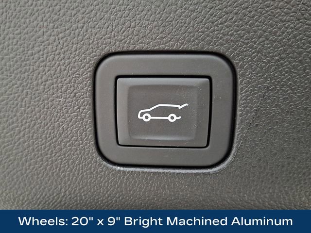 Used 2025 Chevrolet Suburban Z71 AWD/4WD image 36