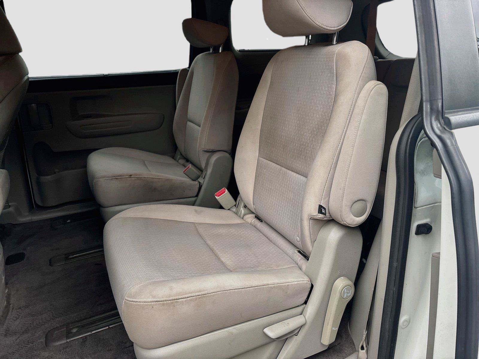 Used 2016 Kia Sedona LX w/ Option Group 020 FWD image 15