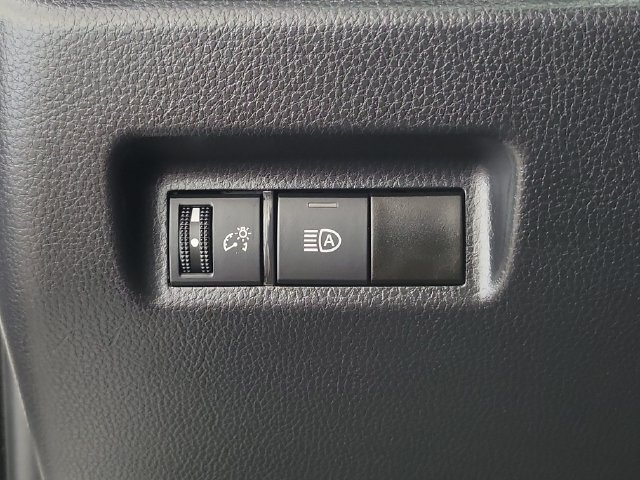 Used 2024 Toyota RAV4 LE AWD/4WD image 24