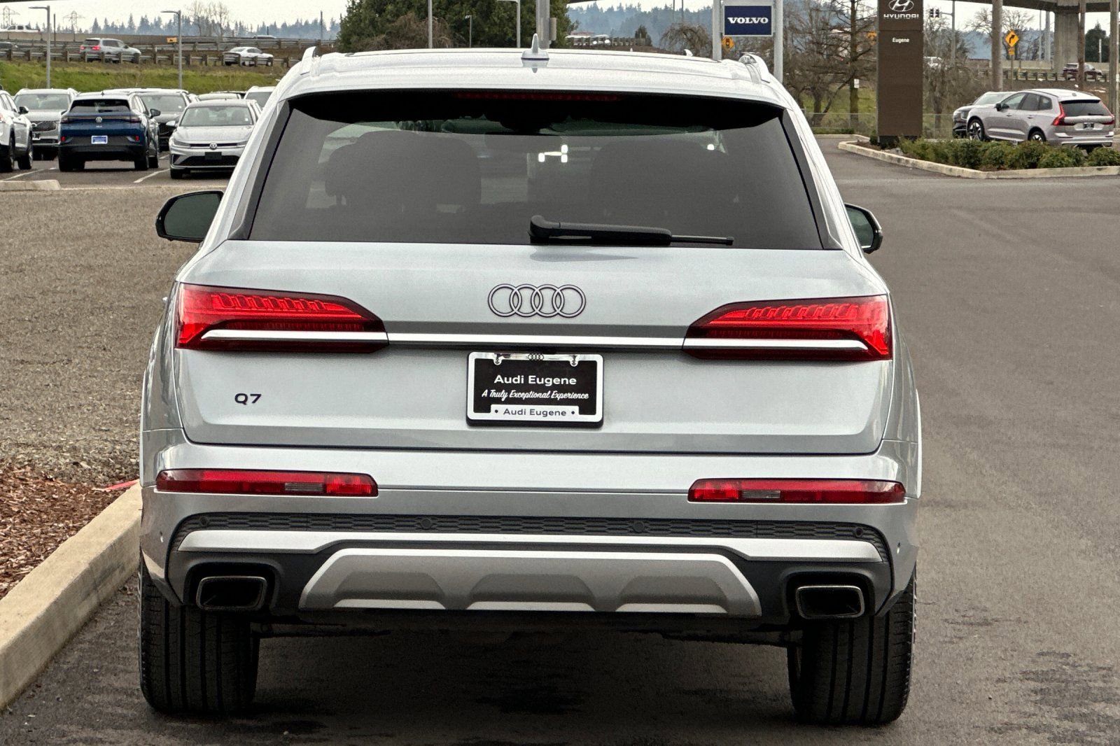 Used 2025 Audi Q7 3.0T Premium Plus image 4