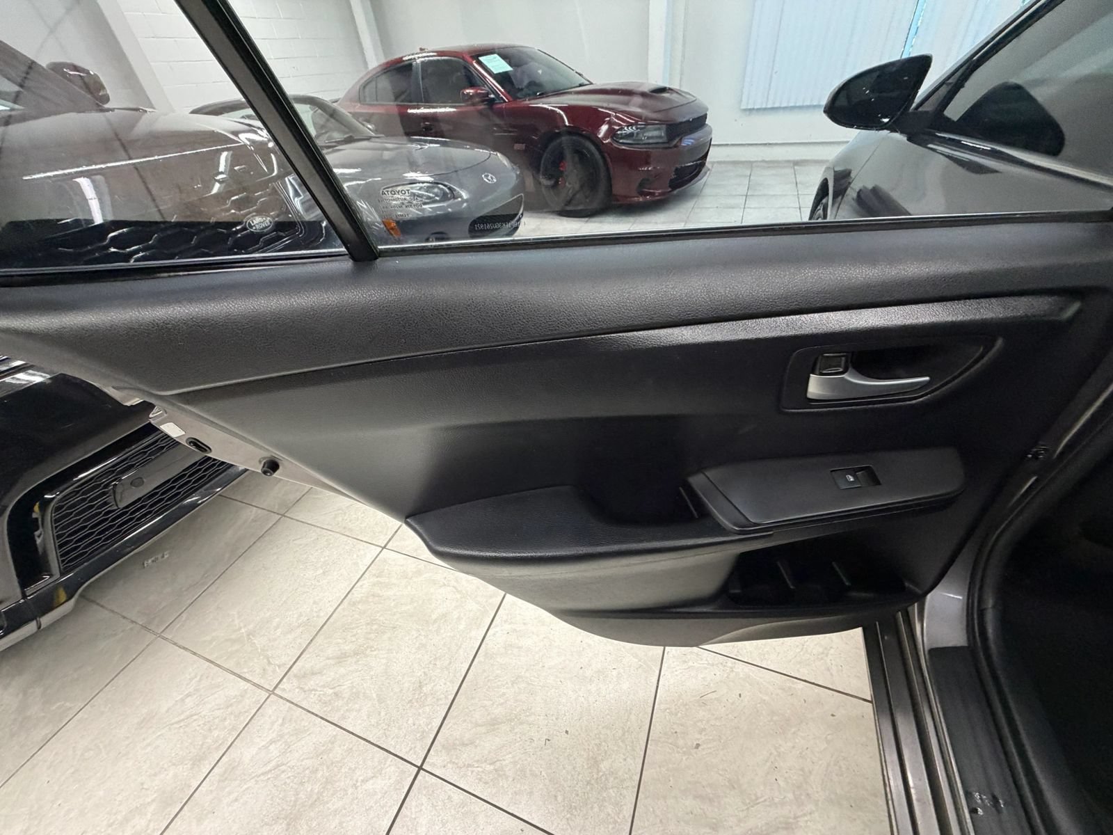 Used 2016 Toyota Camry SE FWD image 15
