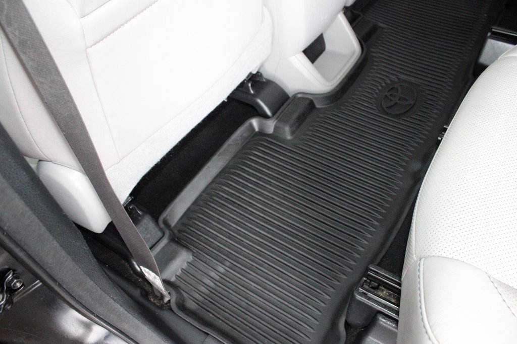 Certified 2018 Toyota Highlander Limited Platinum image 52