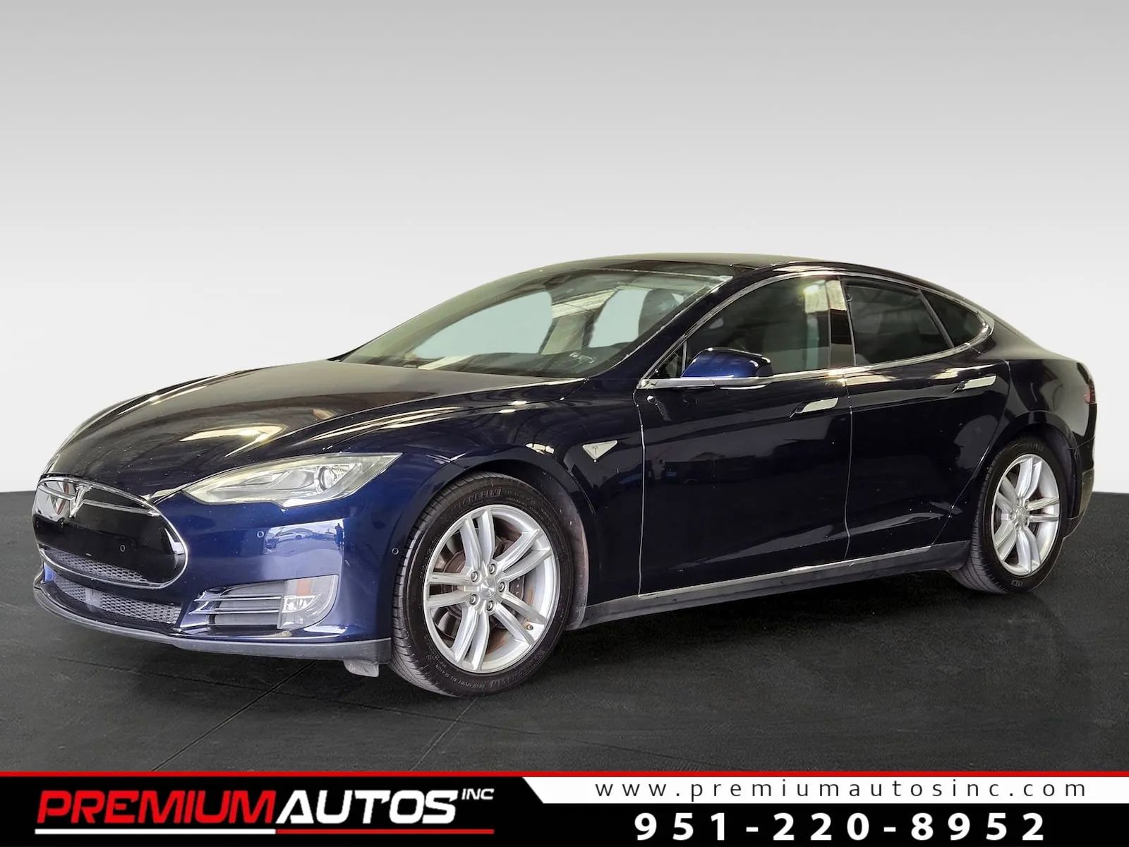 Used 2015 Tesla Model S 85 RWD image 1