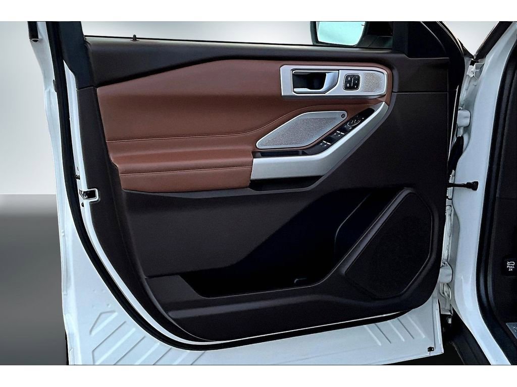 Used 2022 Ford Explorer King Ranch image 19