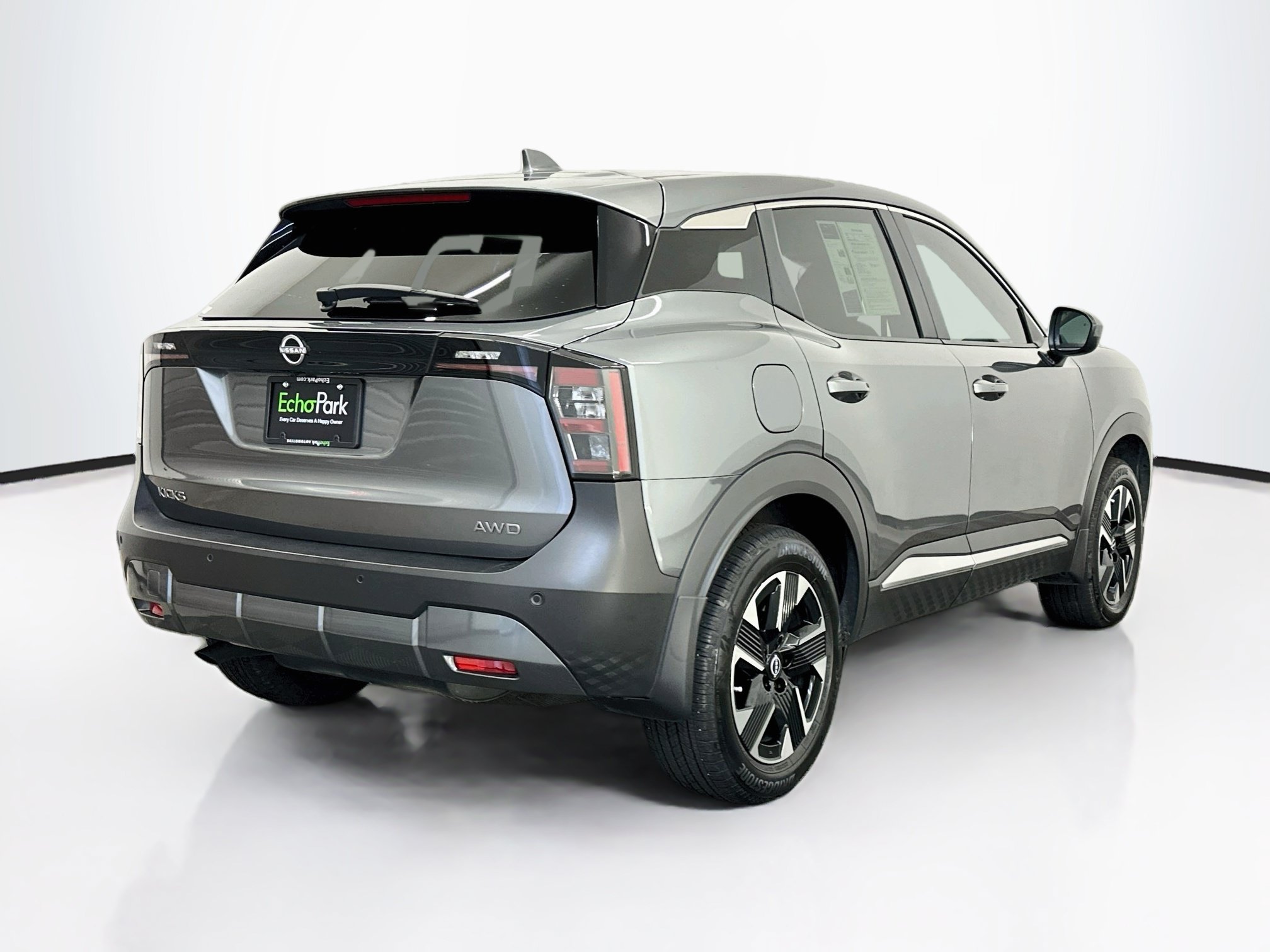 Used 2025 Nissan Kicks SV AWD/4WD image 9