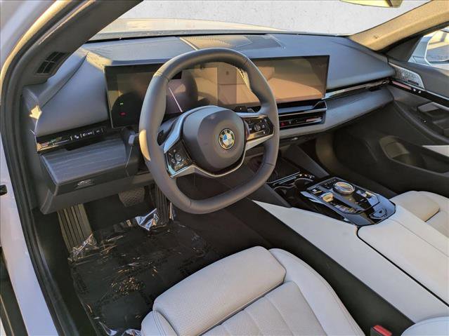 Certified 2025 BMW 530i image 10