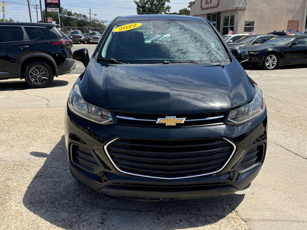 Used 2022 Chevrolet Trax LS image 2