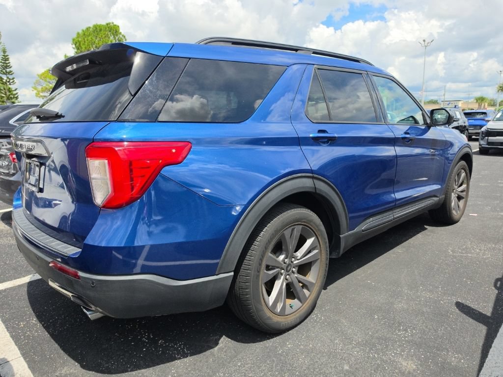 Used 2023 Ford Explorer XLT w/ Equipment Group 202A RWD image 16