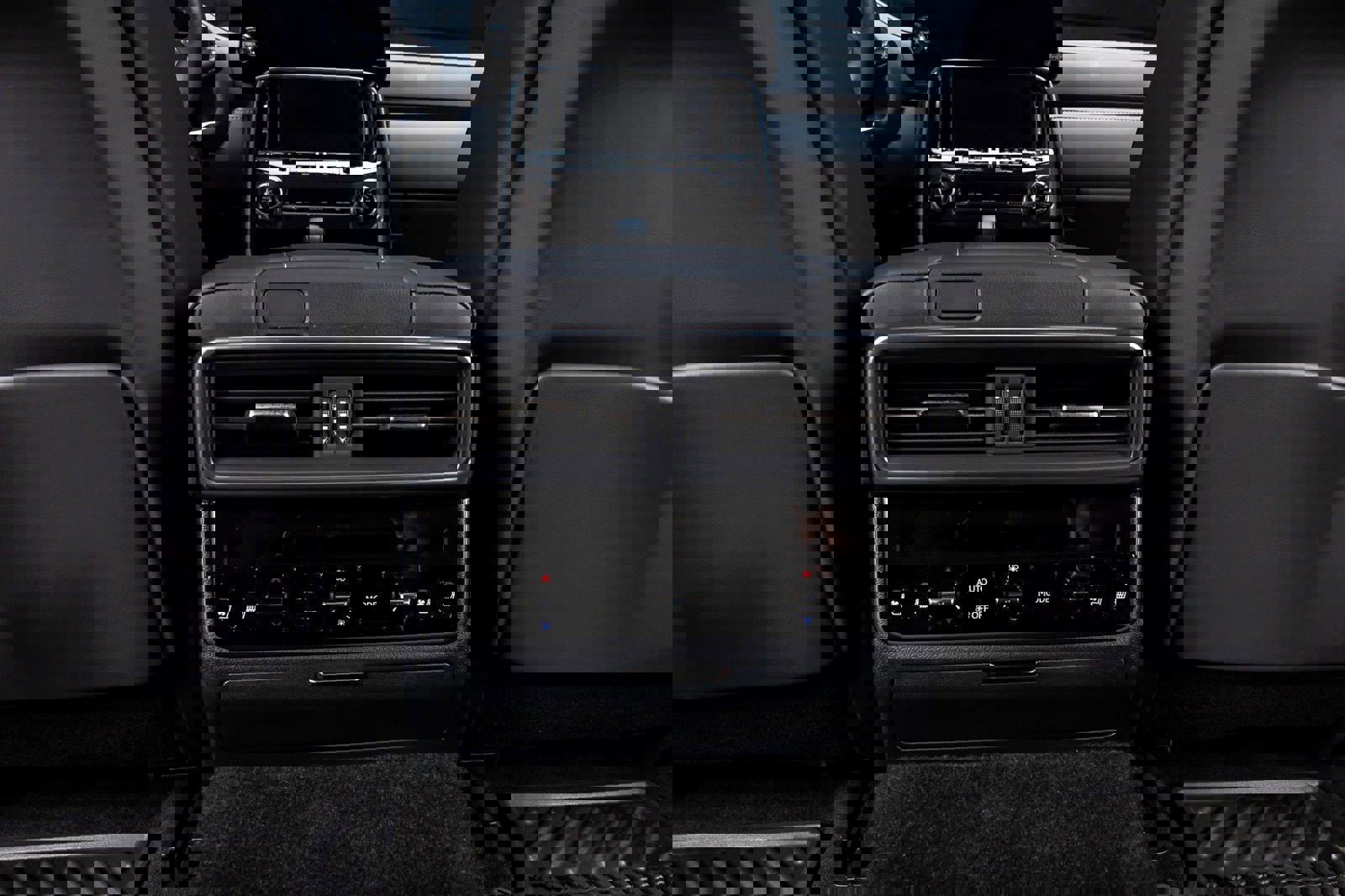 Used 2025 Lexus LX 700h Overtrail w/ Accessory Package (Z1) image 30