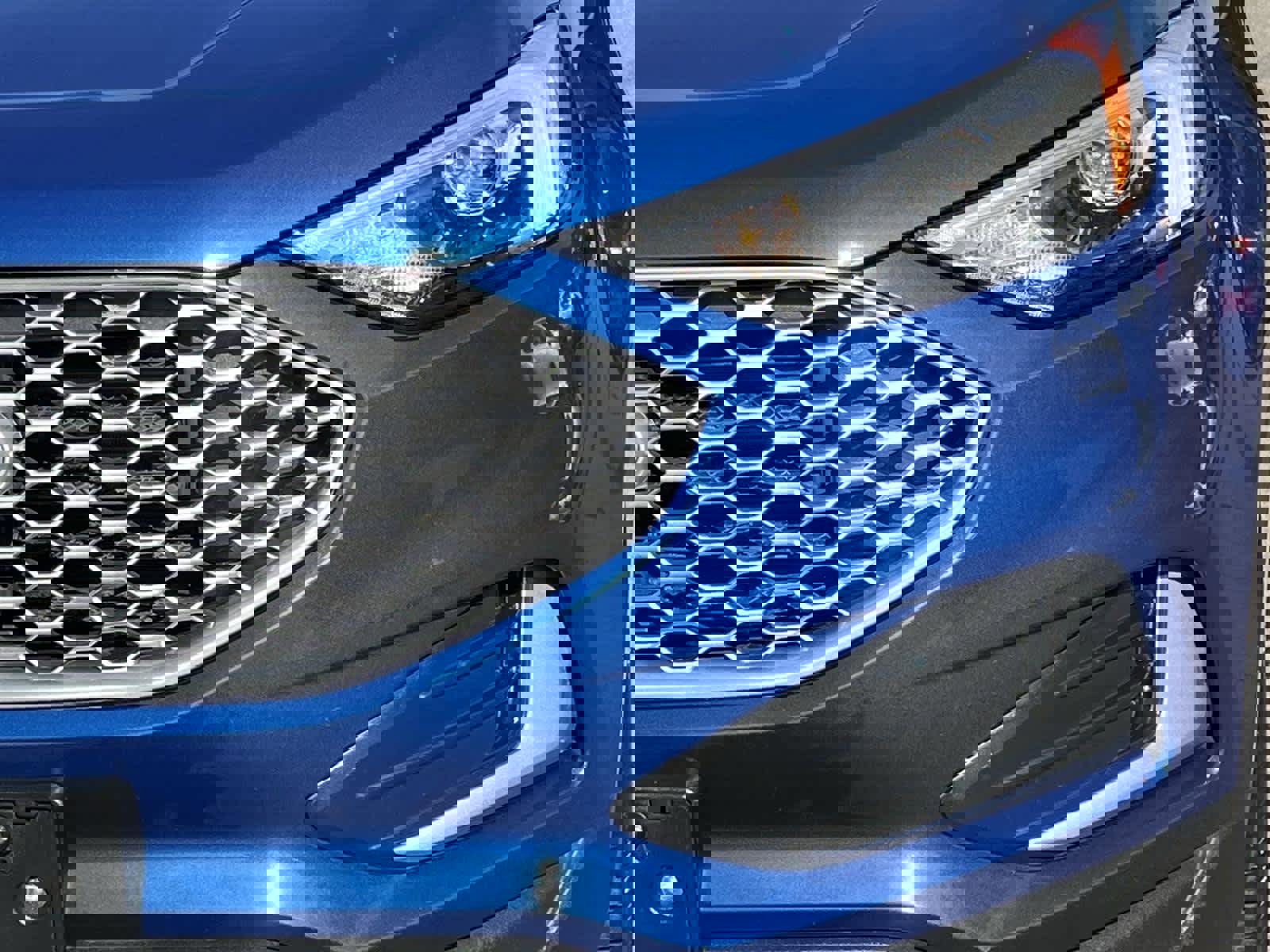 Used 2023 Ford Edge SEL image 9