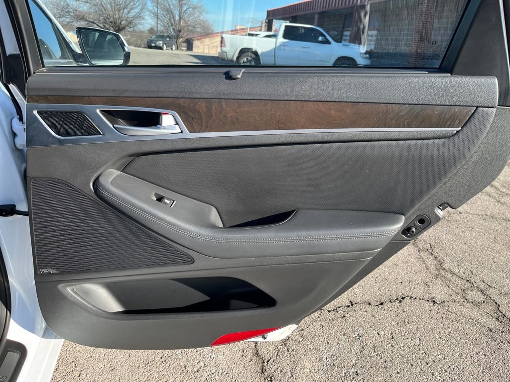 Used 2015 Hyundai Genesis 3.8 w/ Option Group 02 image 29