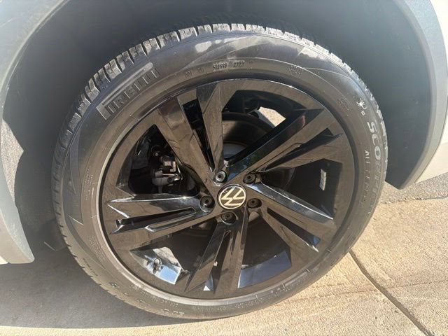 Used 2023 Volkswagen Tiguan SE R-Line AWD/4WD image 38