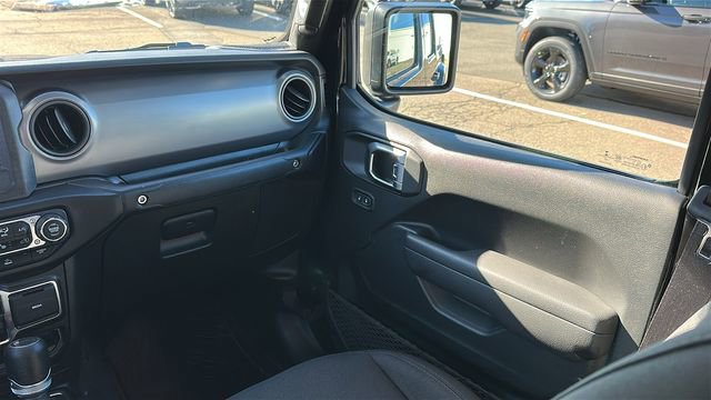 Used 2022 Jeep Gladiator Willys image 21