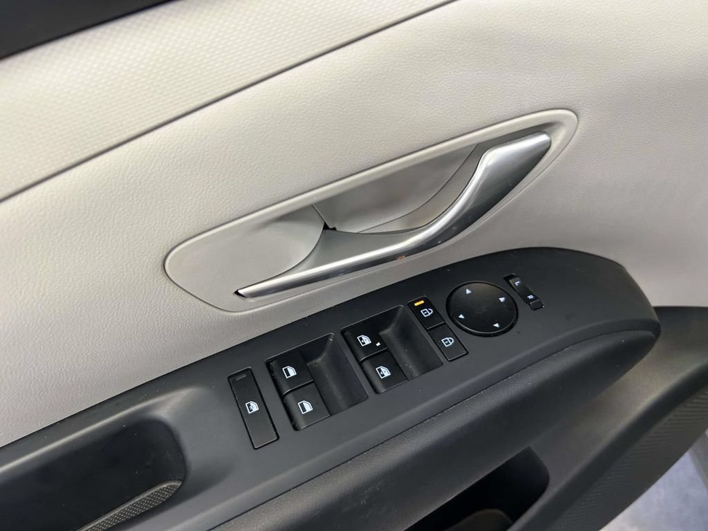 Used 2025 Hyundai Tucson SEL FWD image 17