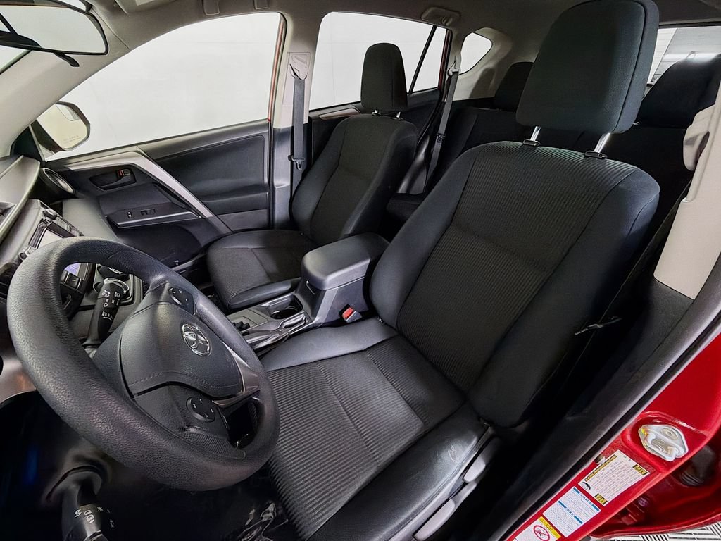 Used 2016 Toyota RAV4 LE AWD/4WD image 19