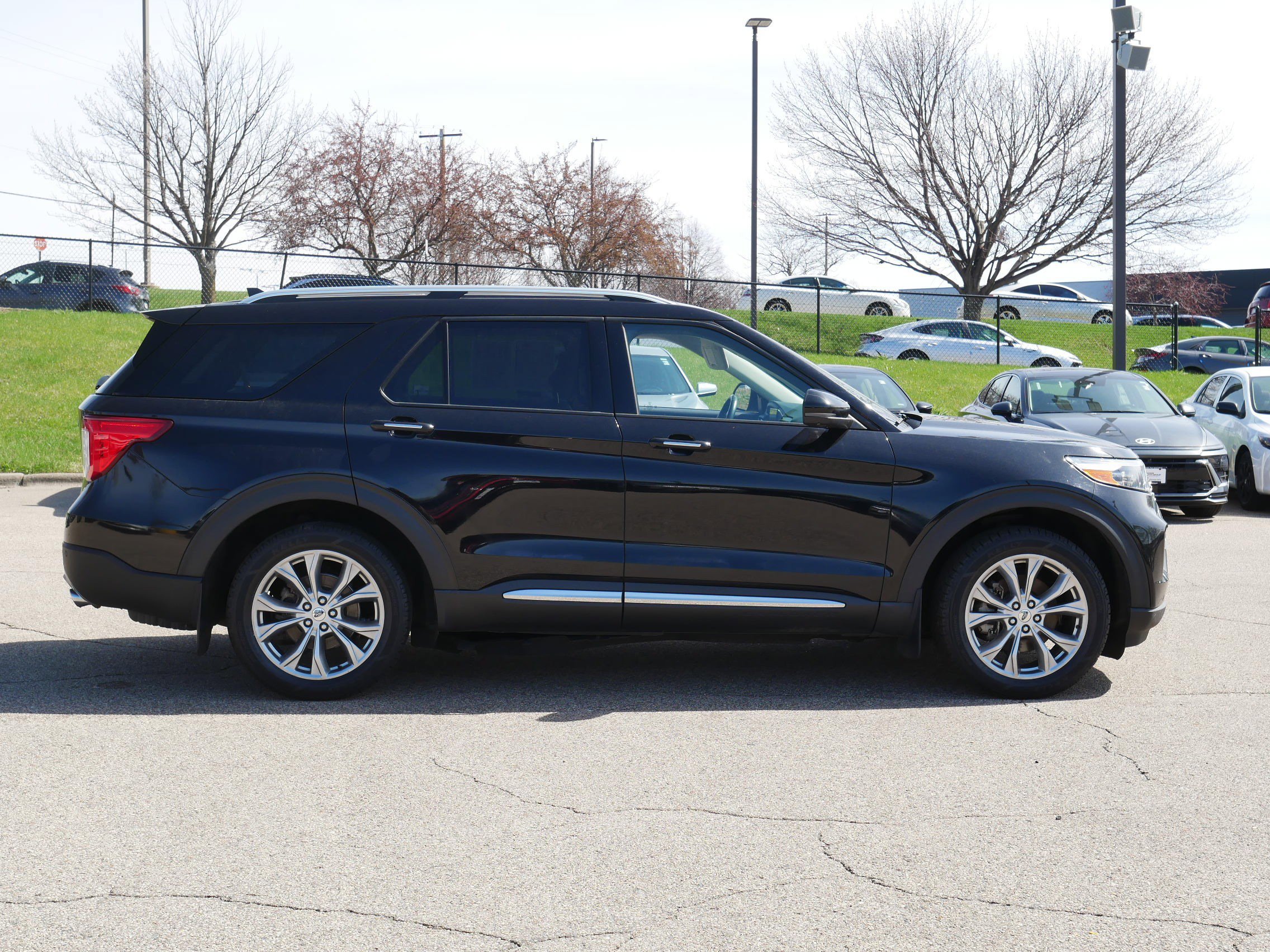 Used 2020 Ford Explorer Limited AWD/4WD image 5