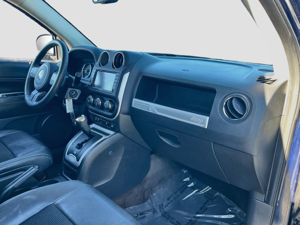 Used 2014 Jeep Compass Latitude FWD image 26