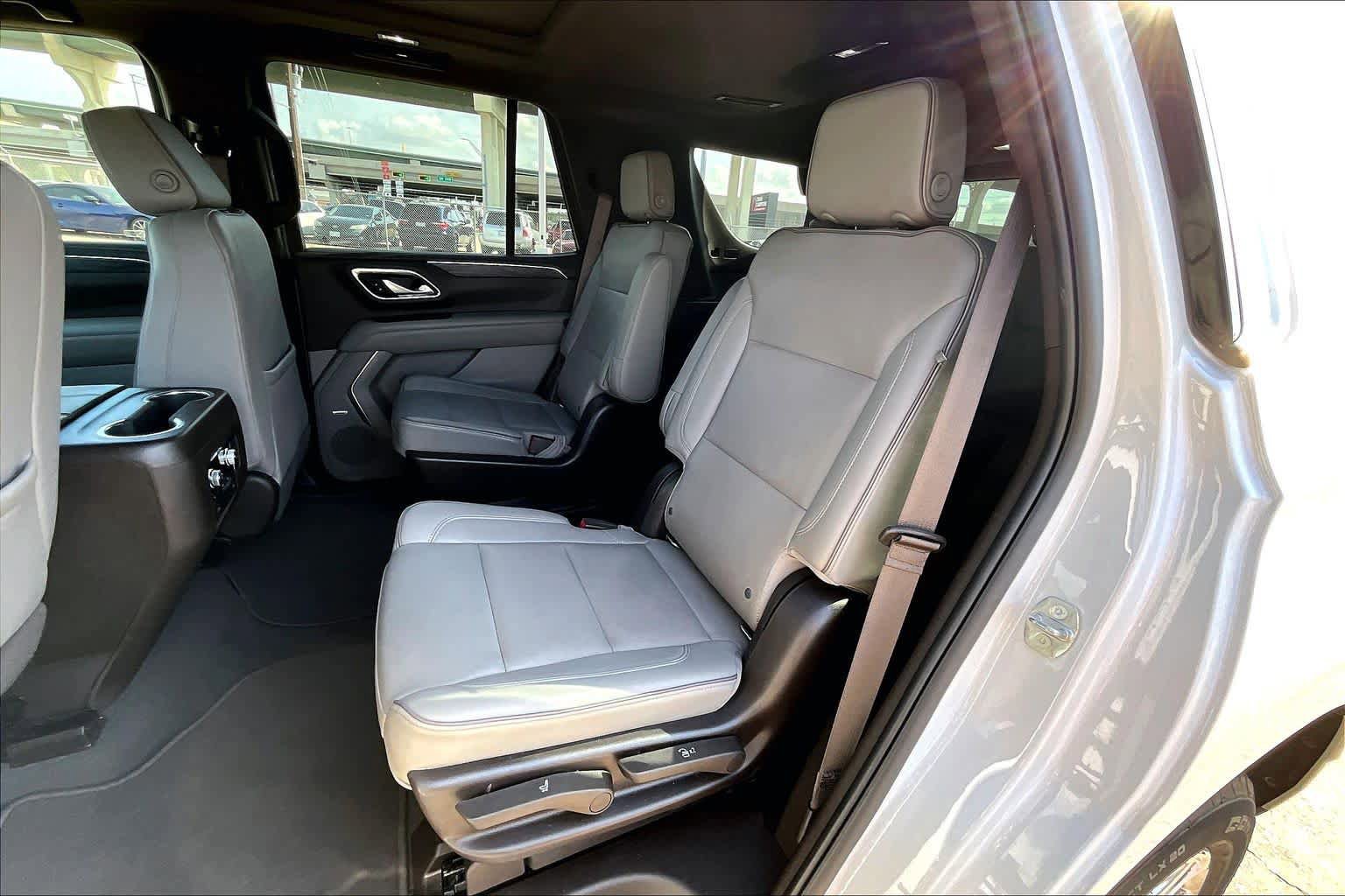 Used 2022 GMC Yukon SLT w/ SLT Premium Package image 20