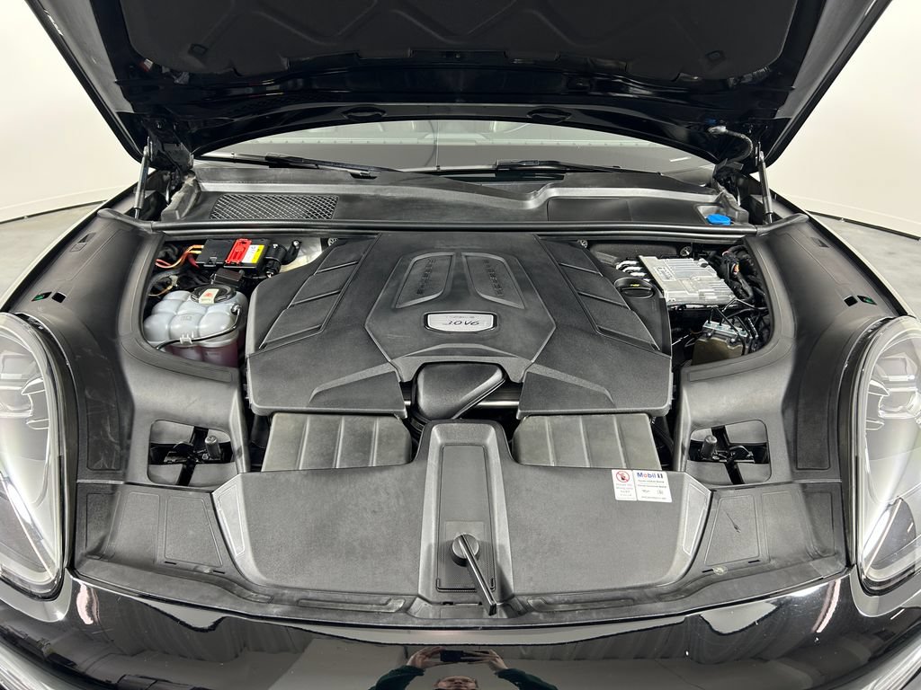 Certified 2020 Porsche Cayenne AWD/4WD image 30