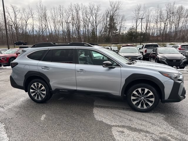 Used 2023 Subaru Outback Limited AWD/4WD image 14
