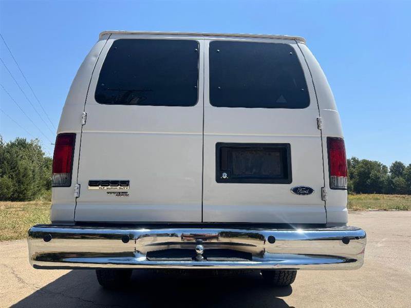 Used 2008 Ford E-350 and Econoline 350 XLT RWD image 16