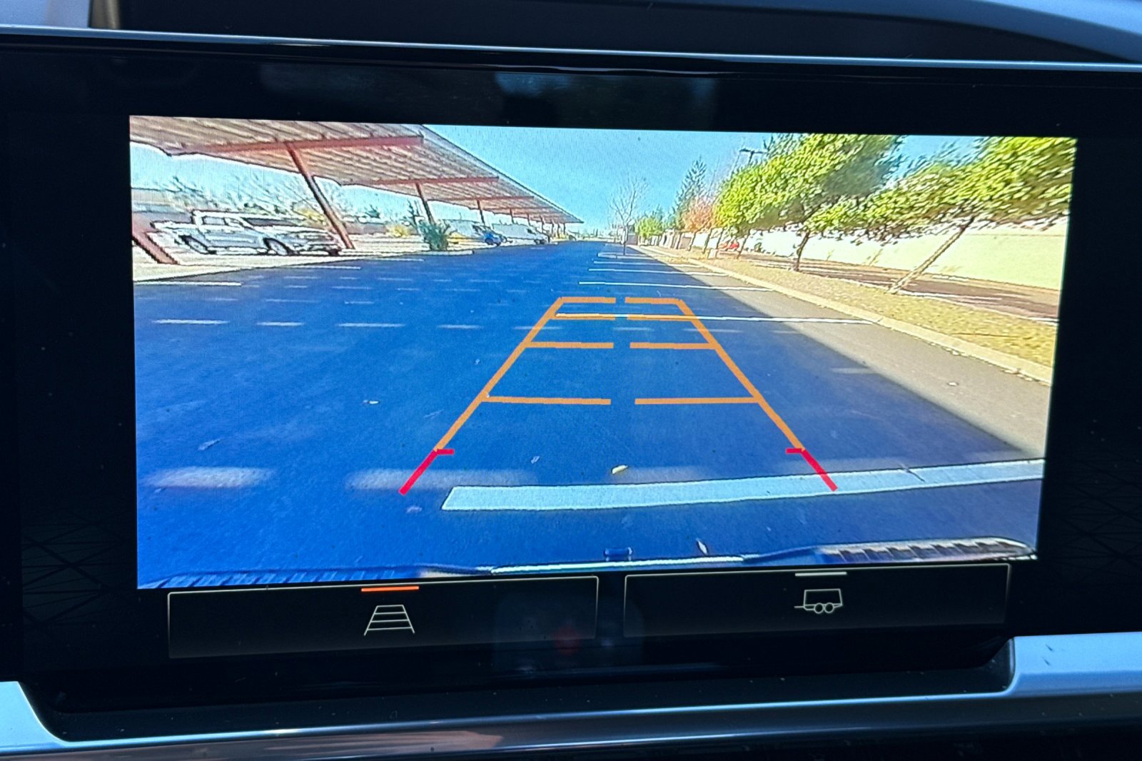 Used 2022 GMC Sierra 1500 SLE image 24