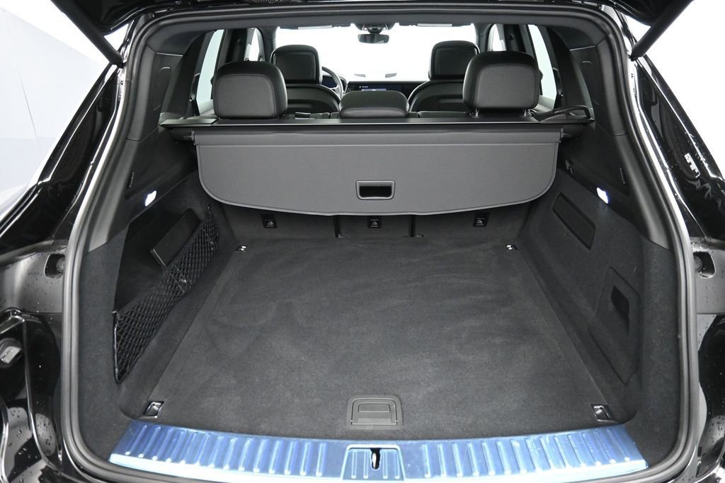 Certified 2025 Porsche Cayenne AWD/4WD image 24
