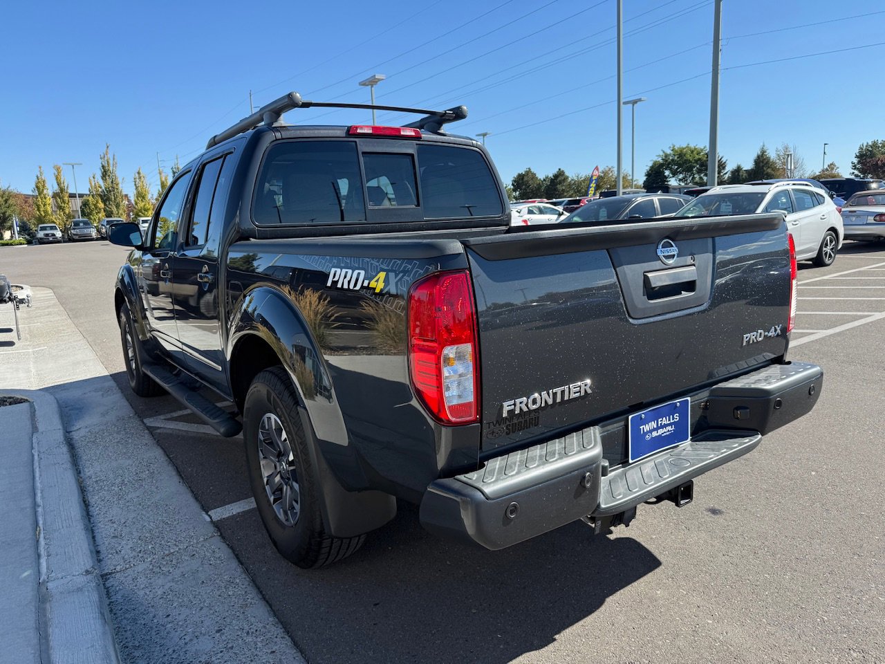Used 2015 Nissan Frontier PRO-4X image 6