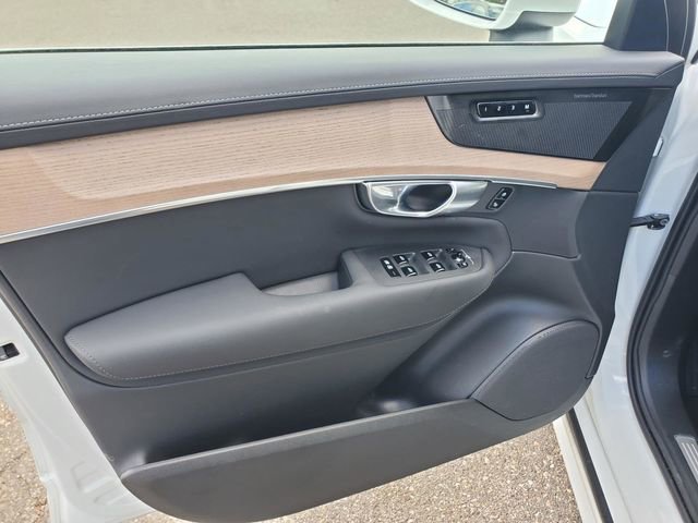Certified 2025 Volvo XC90 B6 Plus w/ Protection Package Premier AWD/4WD image 10