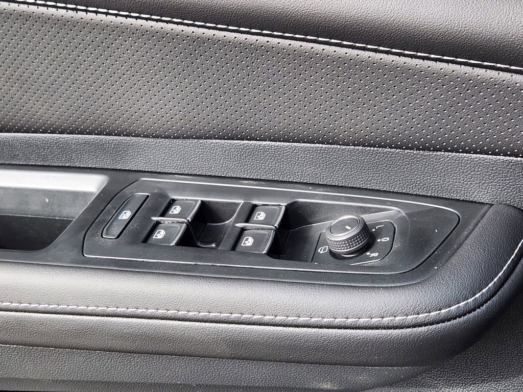 New 2026 Volkswagen Atlas SEL Premium R-Line image 4